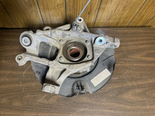 2019-2023 DODGE CHALLENGER RWD REAR RIGHT SIDE SPINDLE KNUCKLE & WHEEL HUB OEM - Picture 2 of 3