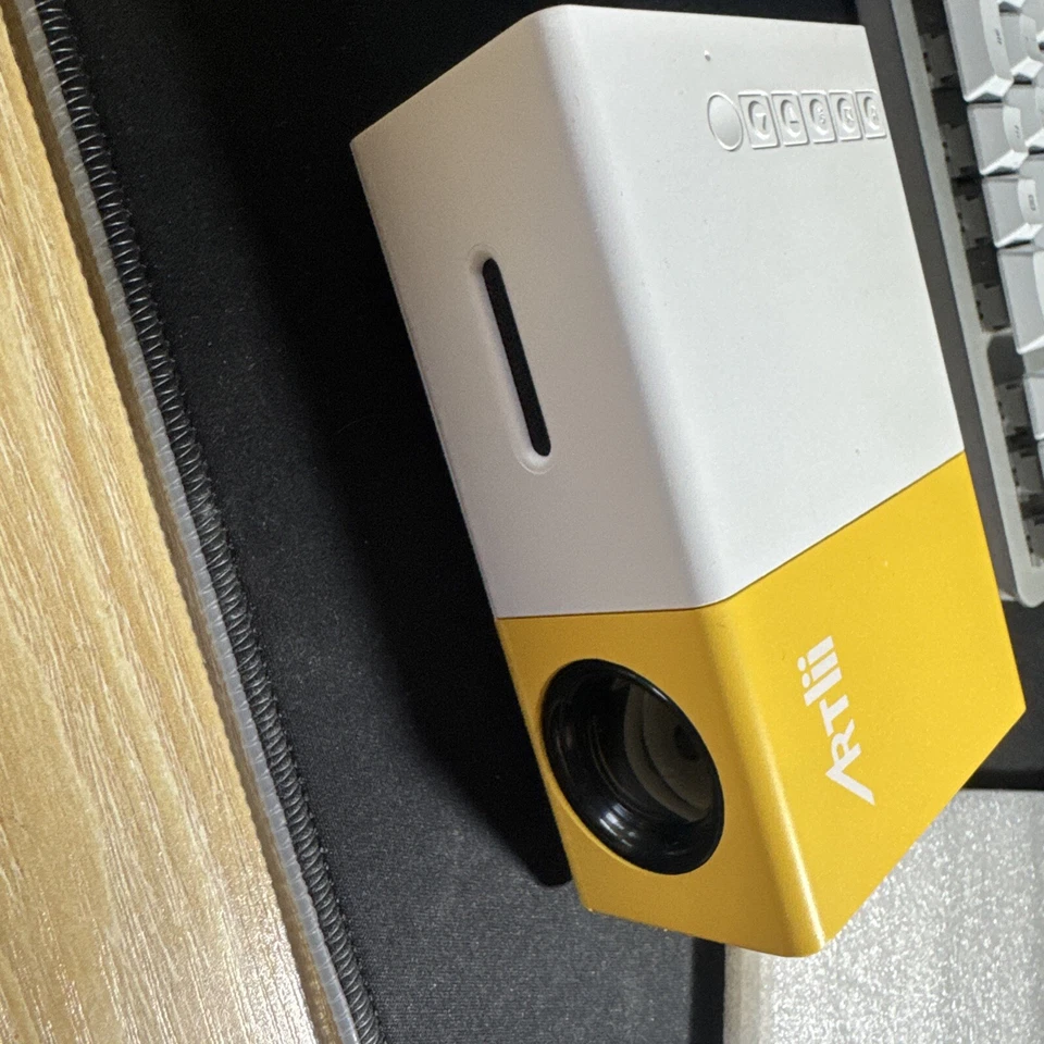 Excelvan YG300 Mini Portable LED Pocket Projector - Image 4 of 4