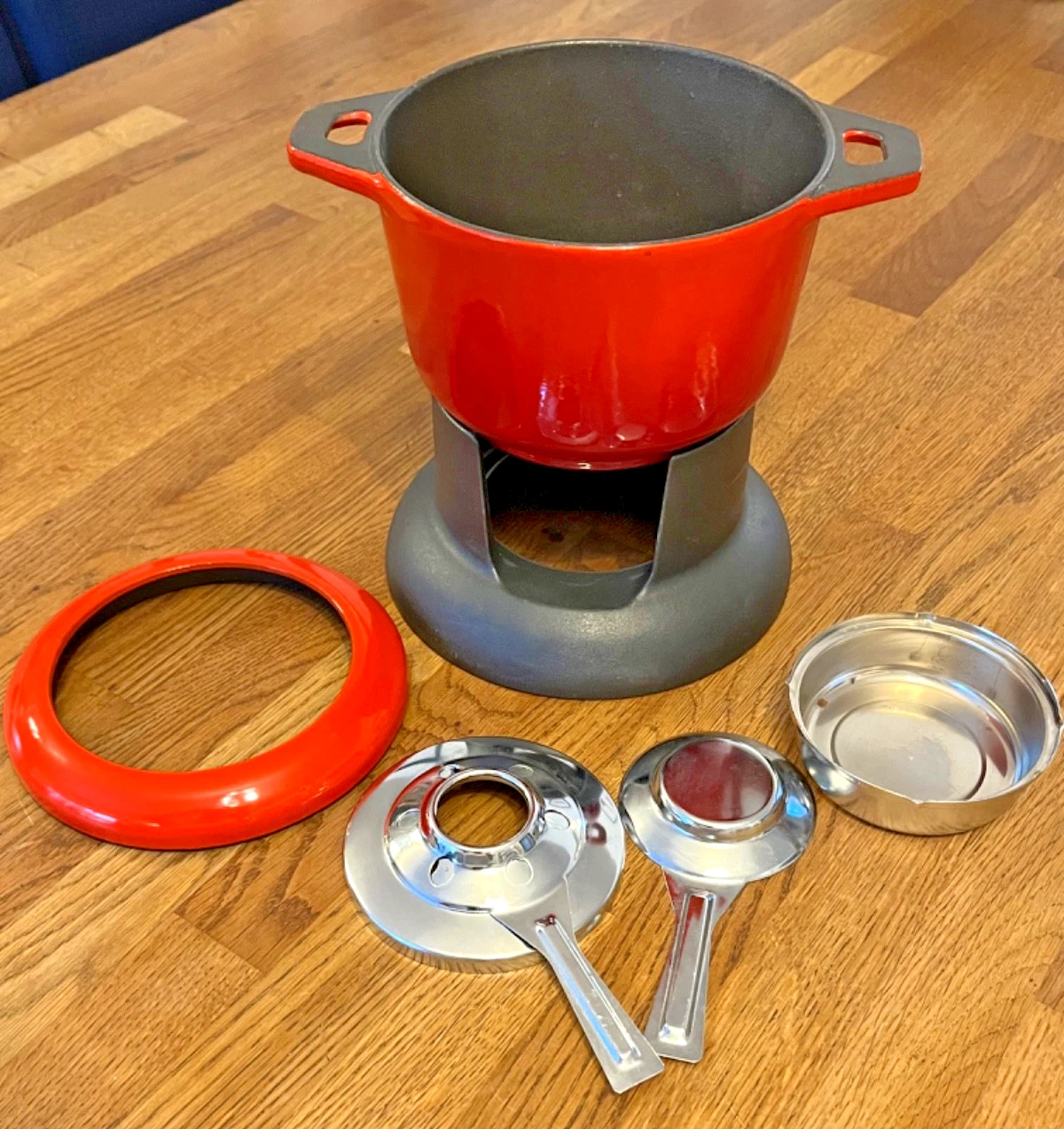 Invicta Vintage French Cast Iron & Enamel Fondue Set In Cherry Red
