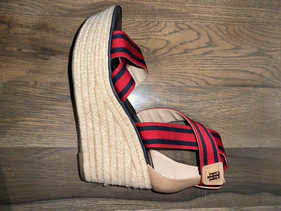 惊人的 Tommy Hilfiger 红色、海军蓝、棕褐色 Yute Espadrilles 坡跟凉鞋 美国 10 码 — 第 4/4 张图片