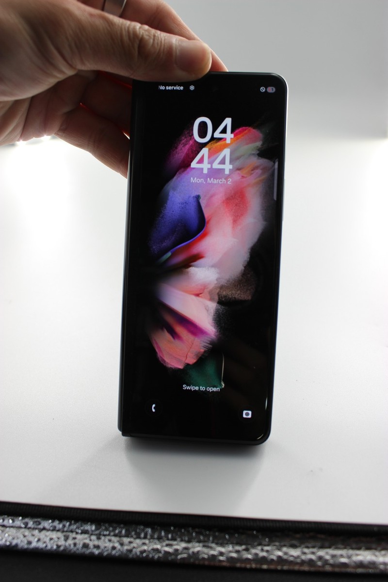 Samsung Z Fold3 512GB Black Unlocked - LCD Dead - Dead Pixel