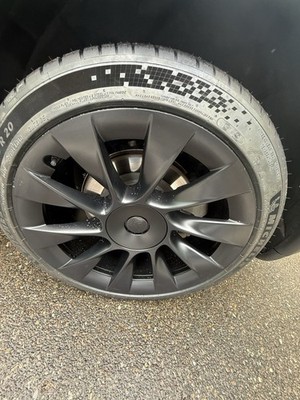4x Michelin Pilot Sport EV 245/40/20  101W  XL  T2 DOT 10/25 Tesla Model Y