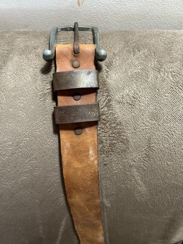 "Vintage Leather Belt Size 42 Metal Buckle w/ 2 Keepers Mens 1940s-70s - Picture 1 of 7