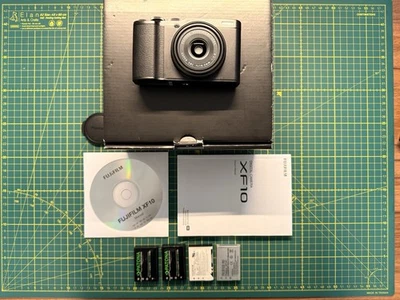 Fujifilm XF10 24.2MP Kompaktkamera Schwarz - Bild 1 von 4