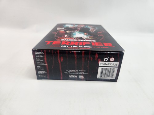 NECA Terrifier Ultimate Blood Soaked Art The Clown Action Figure - Picture 6 of 12