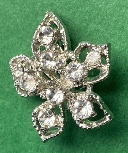 Small Vintage Silver Tone Diamanté Flower Brooch 2.5cm - Picture 4 of 8