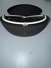 Oakley Meta Vanguard BRAND NEW Smart Glasses White Frame Prizm black Lens