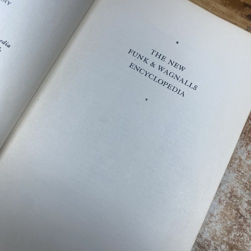 Vintage, The New Funk & Wagnalls Encyclopedia Volume 3 Alta- Batt 1950 - Bild 13 von 13
