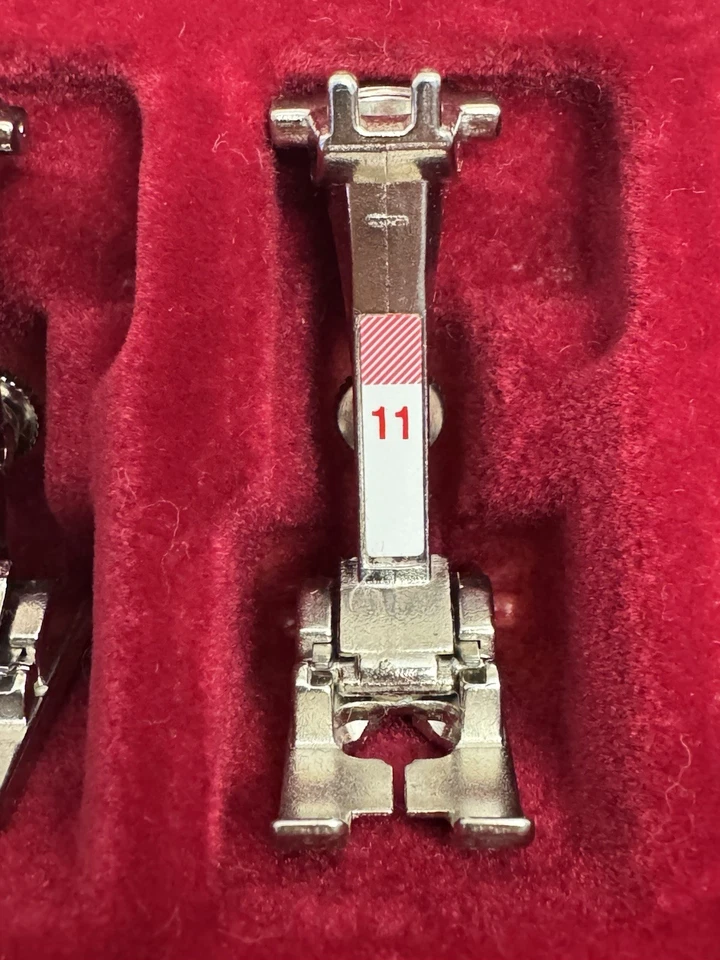 LOTE DE 7 pés bordados abertos Bernina Presser genuínos #4,5,6 (X2),11,12,31 - Imagem 4 de 4