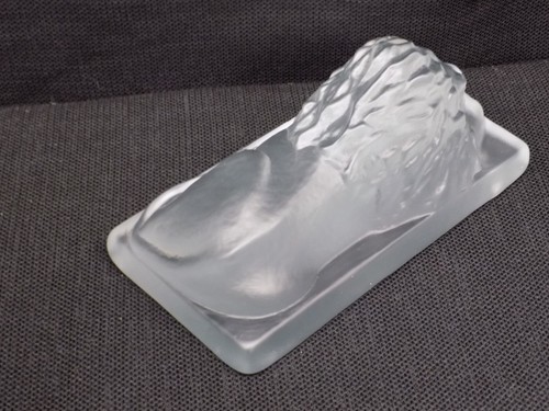 Viking Frosted Glass Sleeping Lion Vintage Paperweight Bookend - Picture 5 of 7