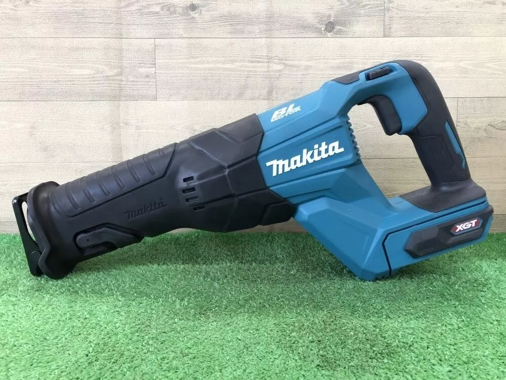 Sierra Sable Inalámbrica 40v JR001GZ Makita