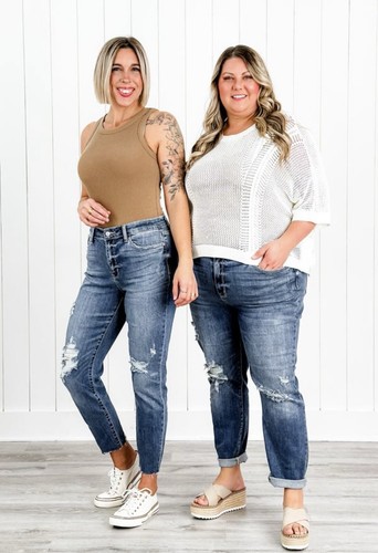 NWT Judy Blue High Rise Relaxed Fit Jeans 13 31 Distressed Medium Wash JB82306