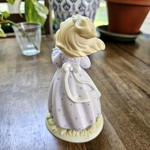 Precious Moments® 2001 ""Nearer to the Heart of God"" Figur #890731 - Bild 9 von 15