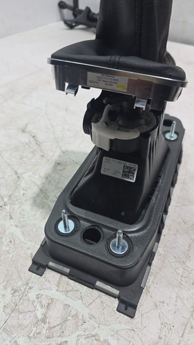 VOLKSWAGEN GOLF 1.6TDI 2016 MK7 GEAR LEVER SELECTOR 5Q0711049AP - Picture 3 of 8