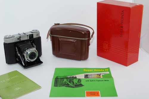 Zeiss Ikon Super Ikonta IV analoge Kamera 6x6cm. Tessar 75mm f3.5 Objektiv. BOX. Koffer