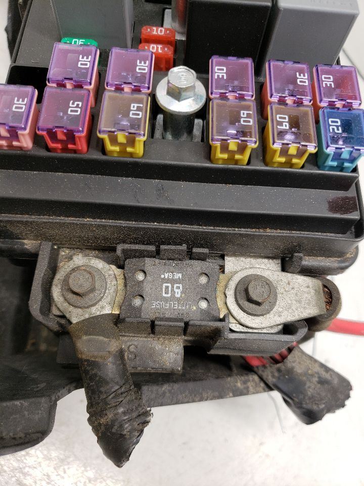 Chevrolet Malibu 2010-2012 2.4L AT Body Control Module BCM Chevrolet Malibu 2010-2012 2.4L AT Body Control Module BCM
