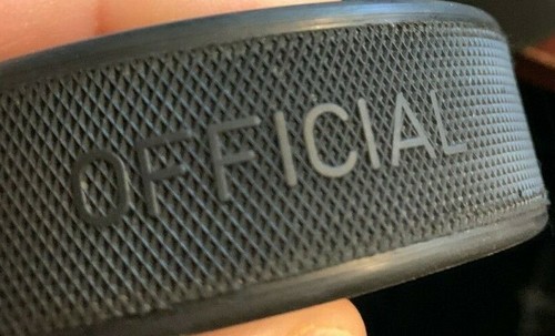 Beast Hockey SIGNIERTES AUTOGRAMM HAPPY HOLIDAYS PUCK - Bild 3 von 7