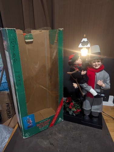 1993 Holiday Creations Tiny Tim & Scrooge 26" Animated & Lighted Lamp Post Scene - Picture 2 of 13