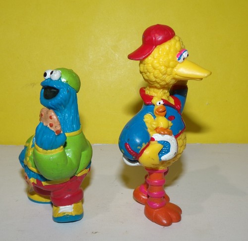 Figura PVC Monstruo Galleta Plaza Sésamo Hiphop/Rapero 3" + Big Bird & Little - Imagen 2 de 3