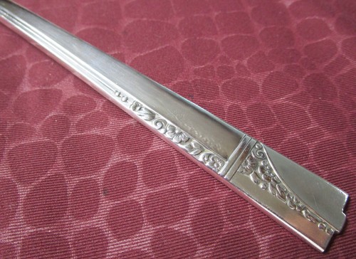 CAPRICE 1939 Pierced Tomato Server MCM Silverplate No Monogram gu - Picture 2 of 4