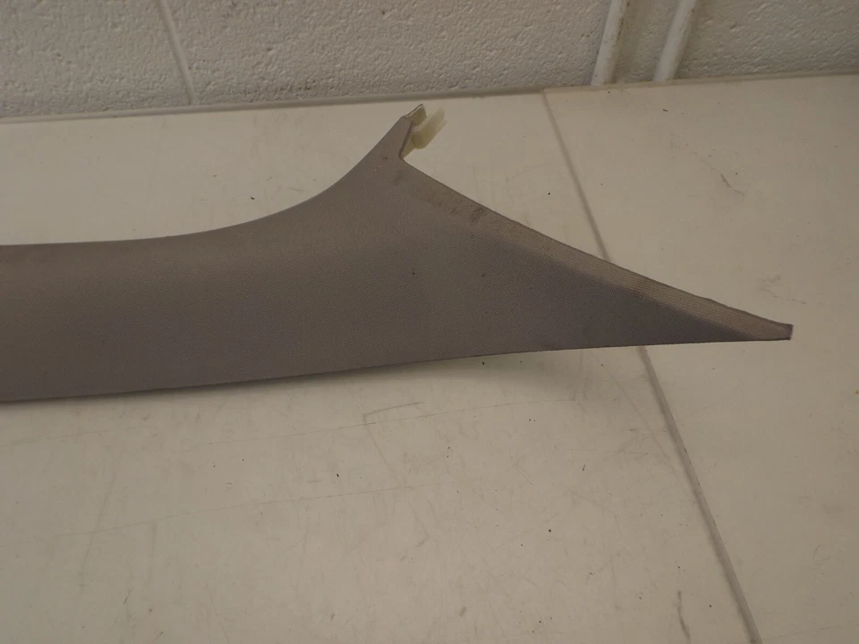 2010-2016 Volvo XC70 Passenger FR A Pillar Trim Used OEM 39838691 Foto 4 de 4