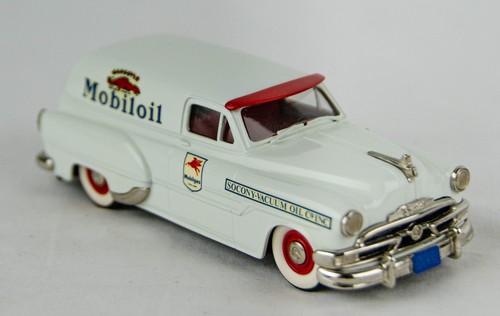 Brooklin 1953 Pontiac Sedan Delivery 1:43 Scale Diecast Model Car - Picture 6 of 9