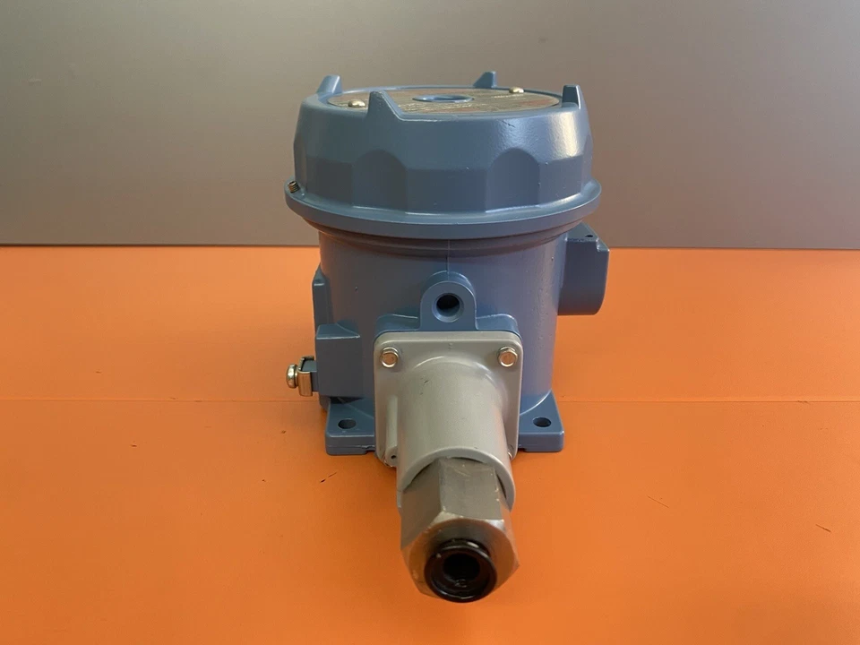 Interruptor de presión UE H122P-612 200 a 300 PSI 11A 250VAC 5A 30VDC Foto 4 de 4