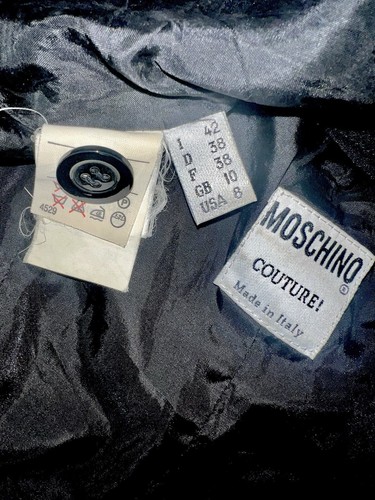 Moschino couture Top…Sz 8 (NO WAY…tight …see Mannequin Size)…Preowned - Picture 4 of 4