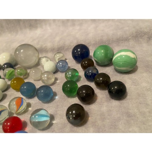 Toy Marbles Assortment of Small Medium and Large - Picture 6 of 11