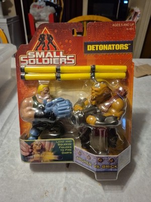 1998 SMALL SOLDIERS Detonators Archer VS Brick Bazooka Action Figure