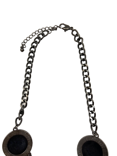 Collana gotica grossa nera sfaccettata plastica strass bavaglino collare 21" retrò ottime condizioni - Foto 19 di 24