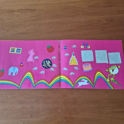 Libro álbum de pegatinas vintage de los años 80 Puffy Scratch N Sniff repollo parche arco iris - Imagen 6 de 12