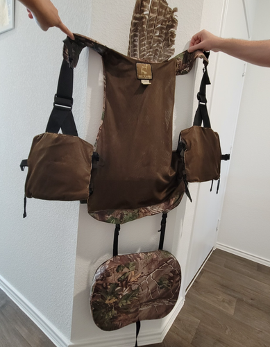 Ol' Tom Time & Motion Easy-Rider Turkey Hunting Vest, Fold Down Seat - Picture 4 of 24