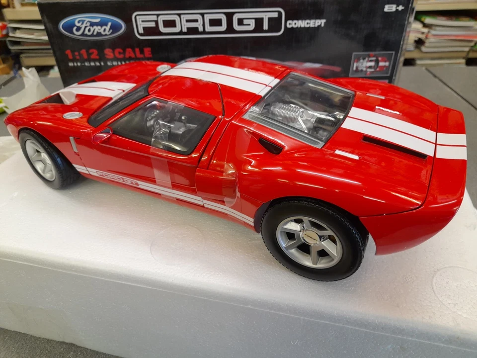 Motor Max 73001 Ford GT concept rossa 1/12 - Immagine 2 di 3