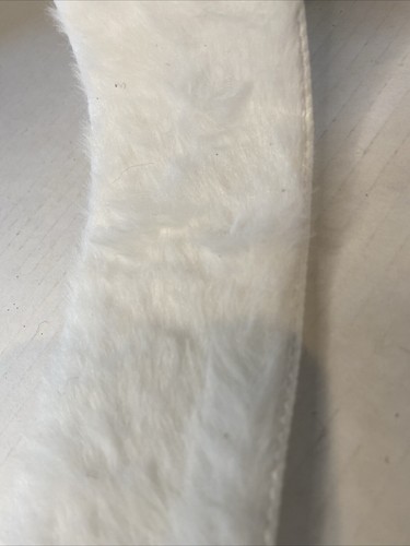 NEW Holiday Time WHITE FAUX FUR Wired Christmas Holiday Ribbon 2.5” X 21 Feet - Picture 2 of 6