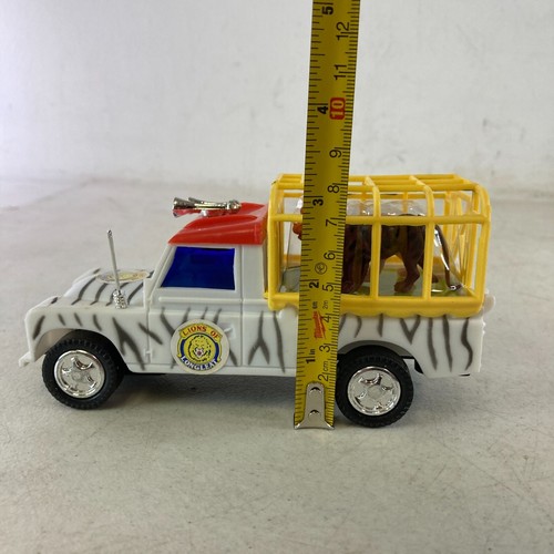 Vintage Corgi Toys Land Rover Pickup Truck Lions of Longleat Zebra Stripe - Picture 13 of 15