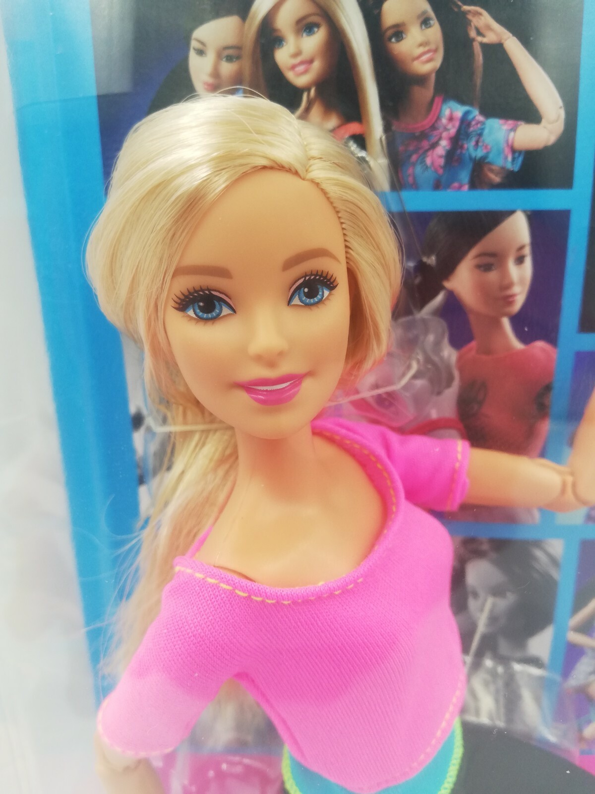 Barbie Made to Move poupée articulée Fitness ultra flexible blonde