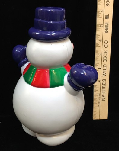 Here Comes Frosty Board Book 1997 by Charles Carney & Hard Plastic Snowman 8" - Imagen 2 de 4