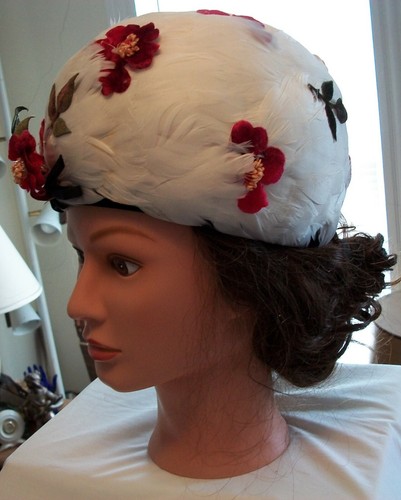 VINTAGE JEAN ARLETT FASHIONS WHITE FEATHER HAT EXCELLENT! - Picture 3 of 5
