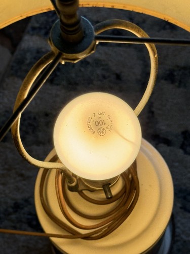Vintage Ceramic 22.5" STRAWBERRY Table Lamp Shade Gold Accents MCM Works! - Picture 23 of 24