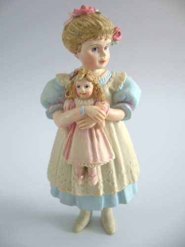 VINTAGE SIGNIERT JAN HAGARA ENTZÜCKENDES KLEINES MÄDCHEN MIT PUPPE BABY 1:12 - Bild 1 von 7