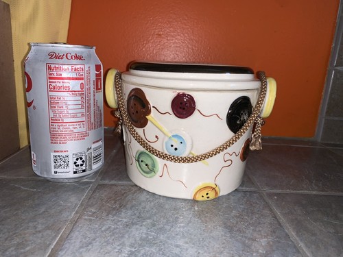 Vintage Hard To Find FRED ROBERTS Ceramic BUTTON BUCKET Holder with Handle - Picture 2 of 12