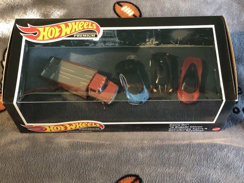 2022 DIORAMA HOT WHEELS PREMIUM SET OF 4,BUGATTI,KOENIGSEGG,McLAREN,CARRY ON!!!! - Picture 2 of 4