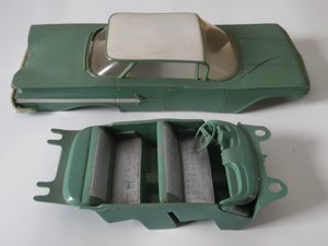 1960-Chevrolet-Impala-parts-only-plastic-model-car-1-24-scale