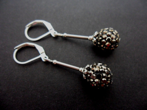 A PAIR OF DANGLY SHAMBALLA STYLE LEVERBACK EARRINGS. CHOICE OF COLOURS. - Picture 22 of 24