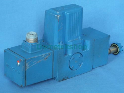 Netstal Moog D661Z2742J P80HXAPFNEA2 963.364.8027 Hydraulic Valve - Picture 2 of 3