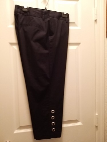 Women's Dressbarn Signature fit Side Grommet Capri Pant black Size 12 - Bild 2 von 7