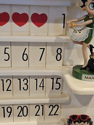 BETTY BOOP Boopin' Through The Year Danbury Mint 10 Figurine BETTY BOOP Boopin' Through The Year Danbury Mint 10 Figurine