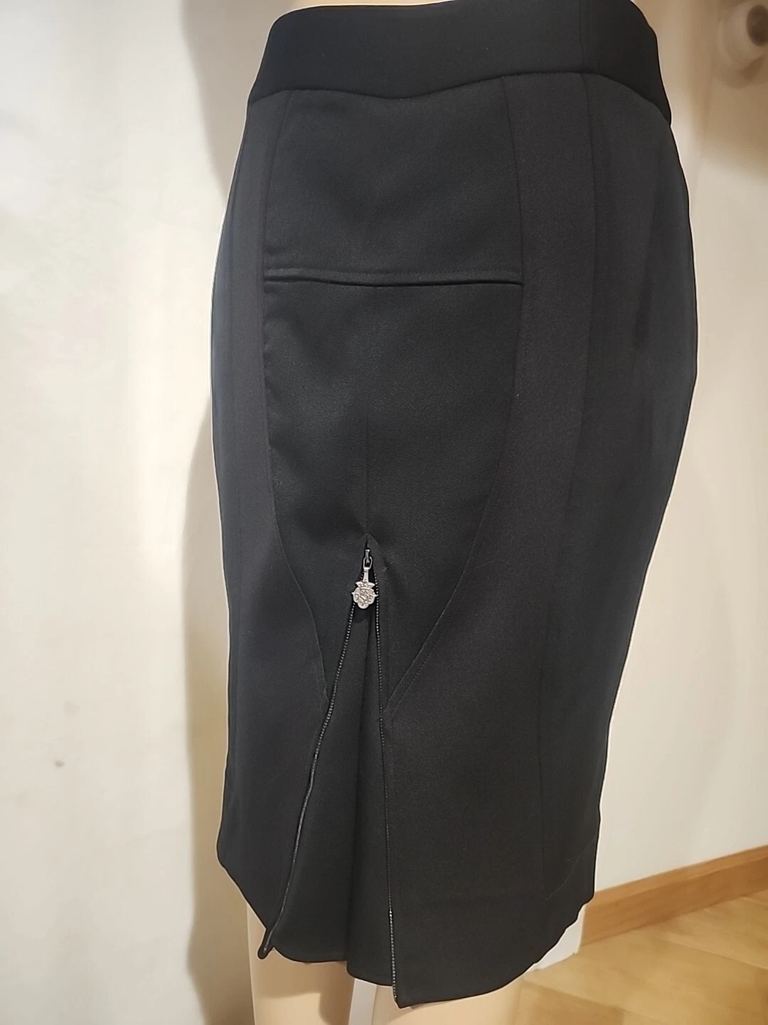 Antonio Berardi Black Wool Pencil Skirt Back Zip Detail Size IT 42 US 6