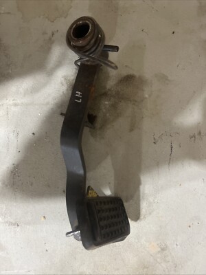 Kubota Tractor LH Brake Pedal, TC030-44113 MX5100 L4300 MX4800 MX5200 ...